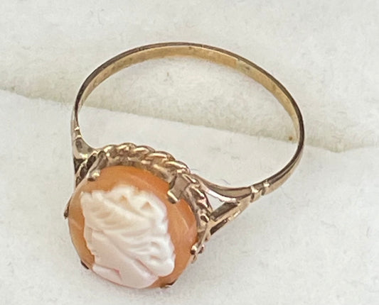 9ct gold cameo ring