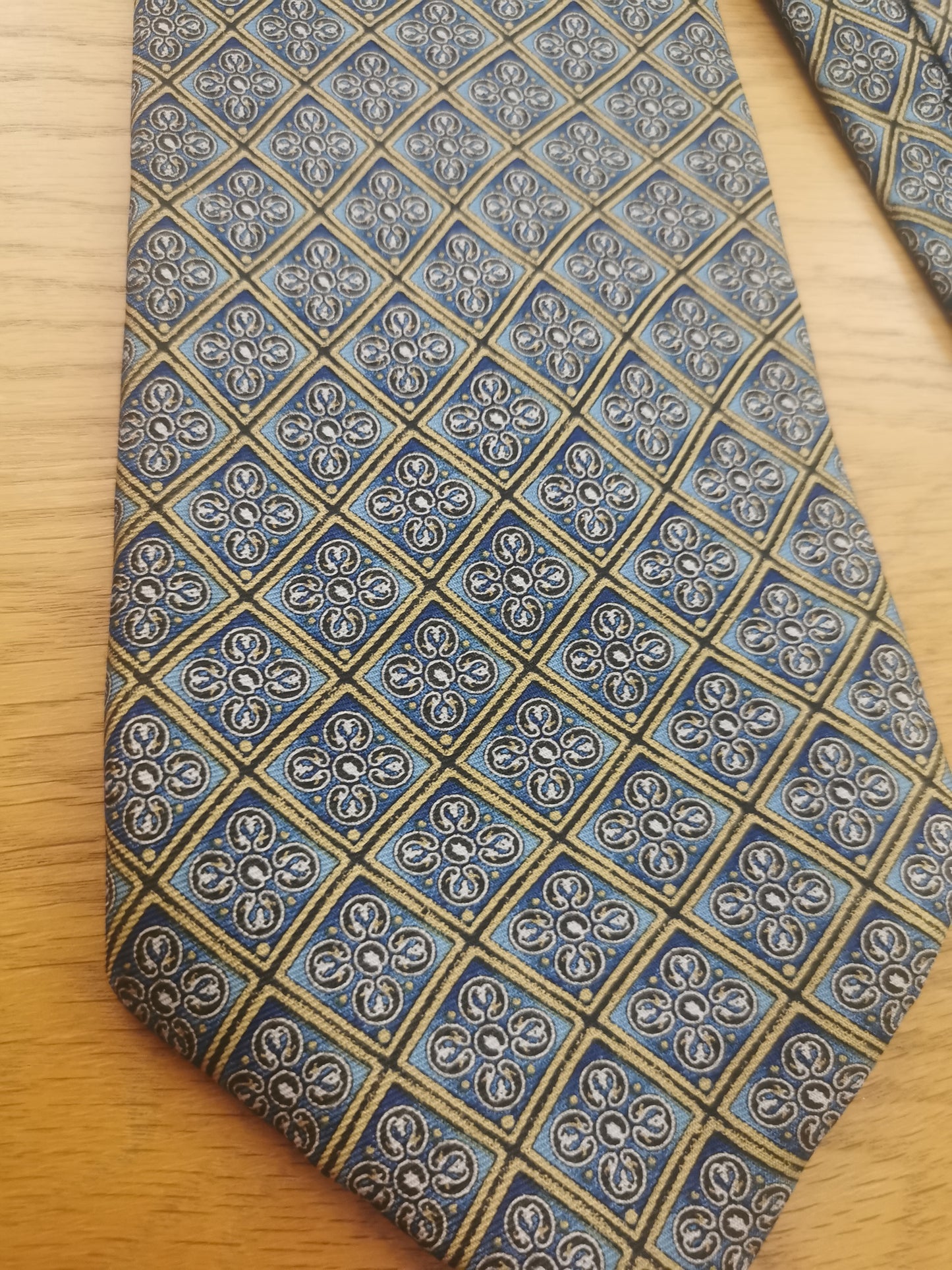 100% silk Fox & Chave tie made for the V&A Museum collection